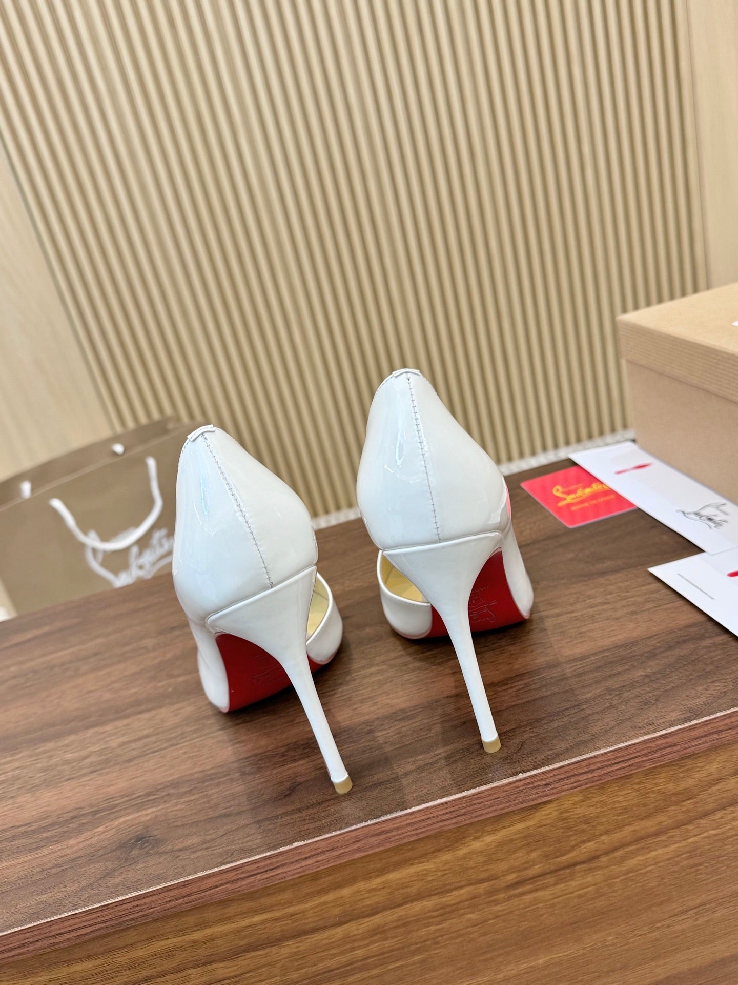 1:1 Christian Louboutin White Side cut