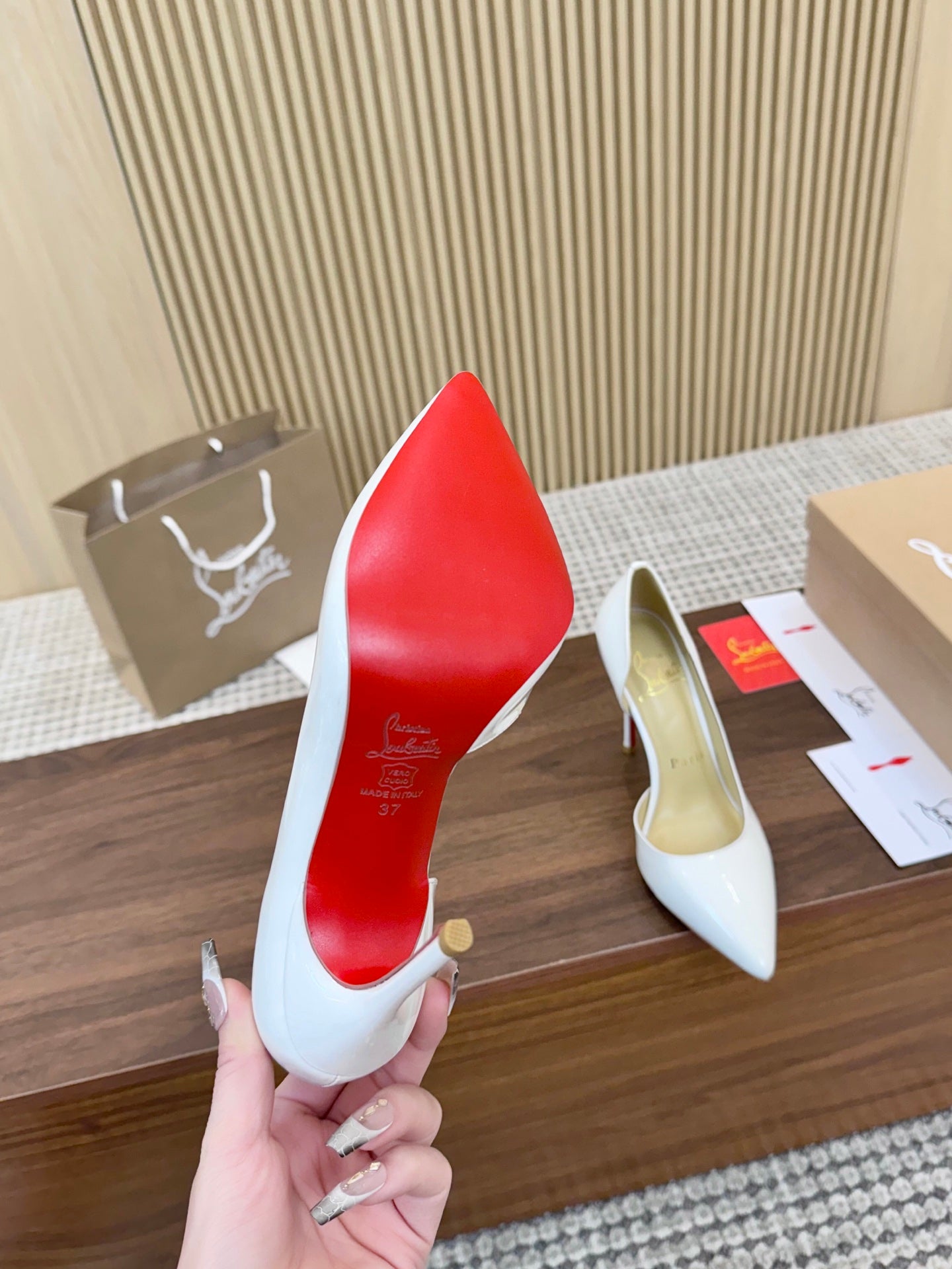 1:1 Christian Louboutin White Side cut
