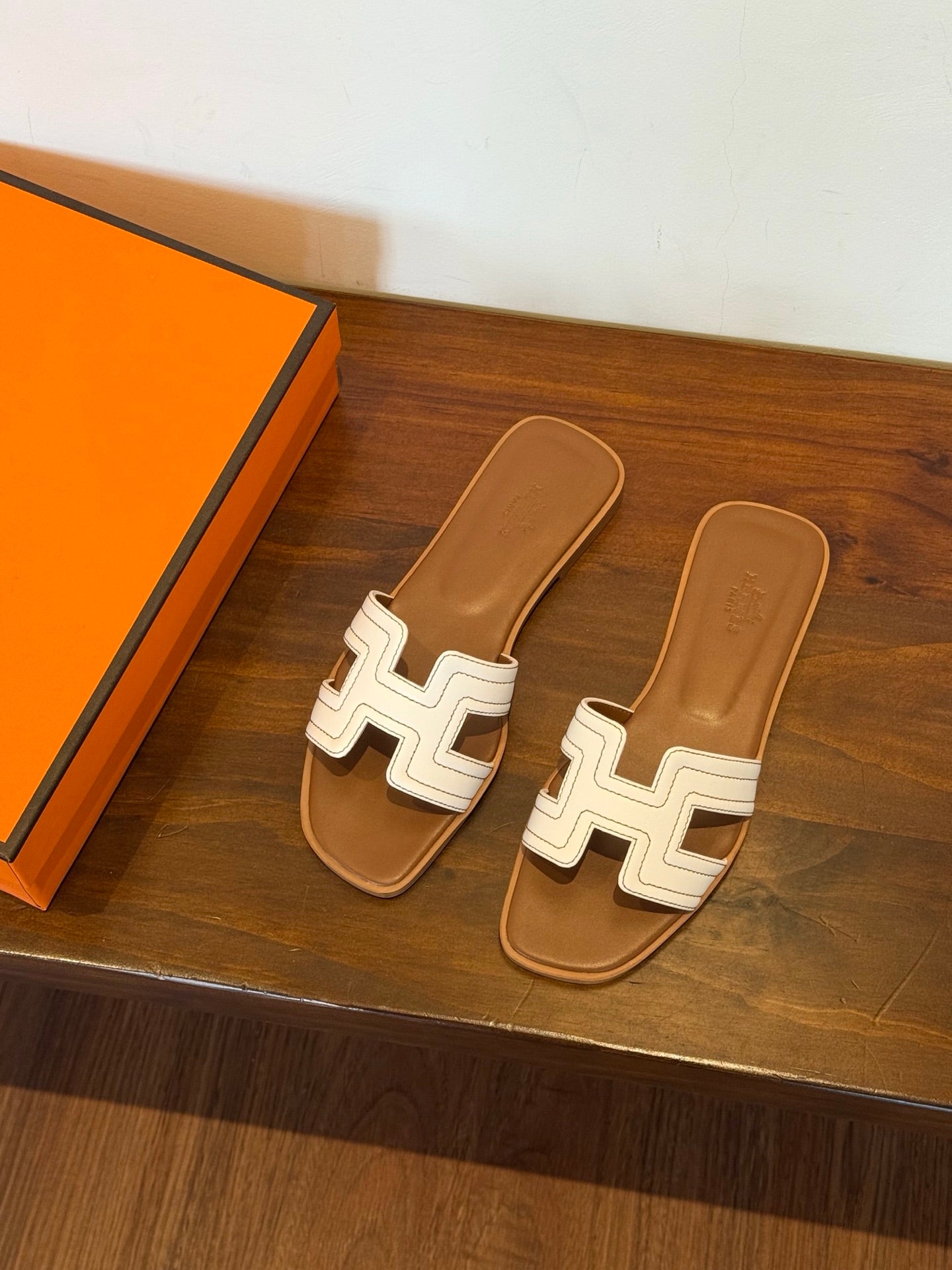 1:1 Hermes Embroidered H-Shaped Slippers