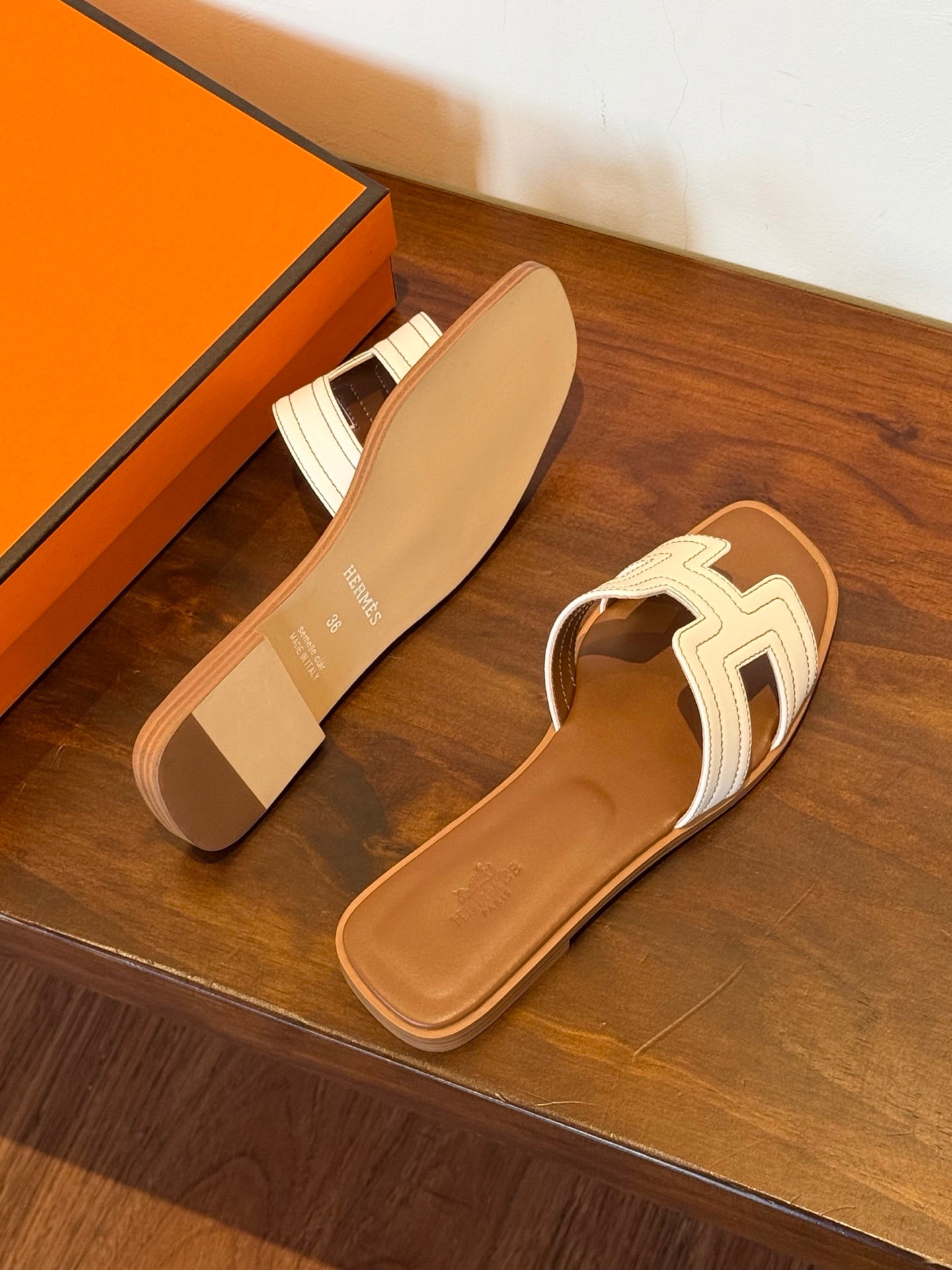 1:1 Hermes Embroidered H-Shaped Slippers