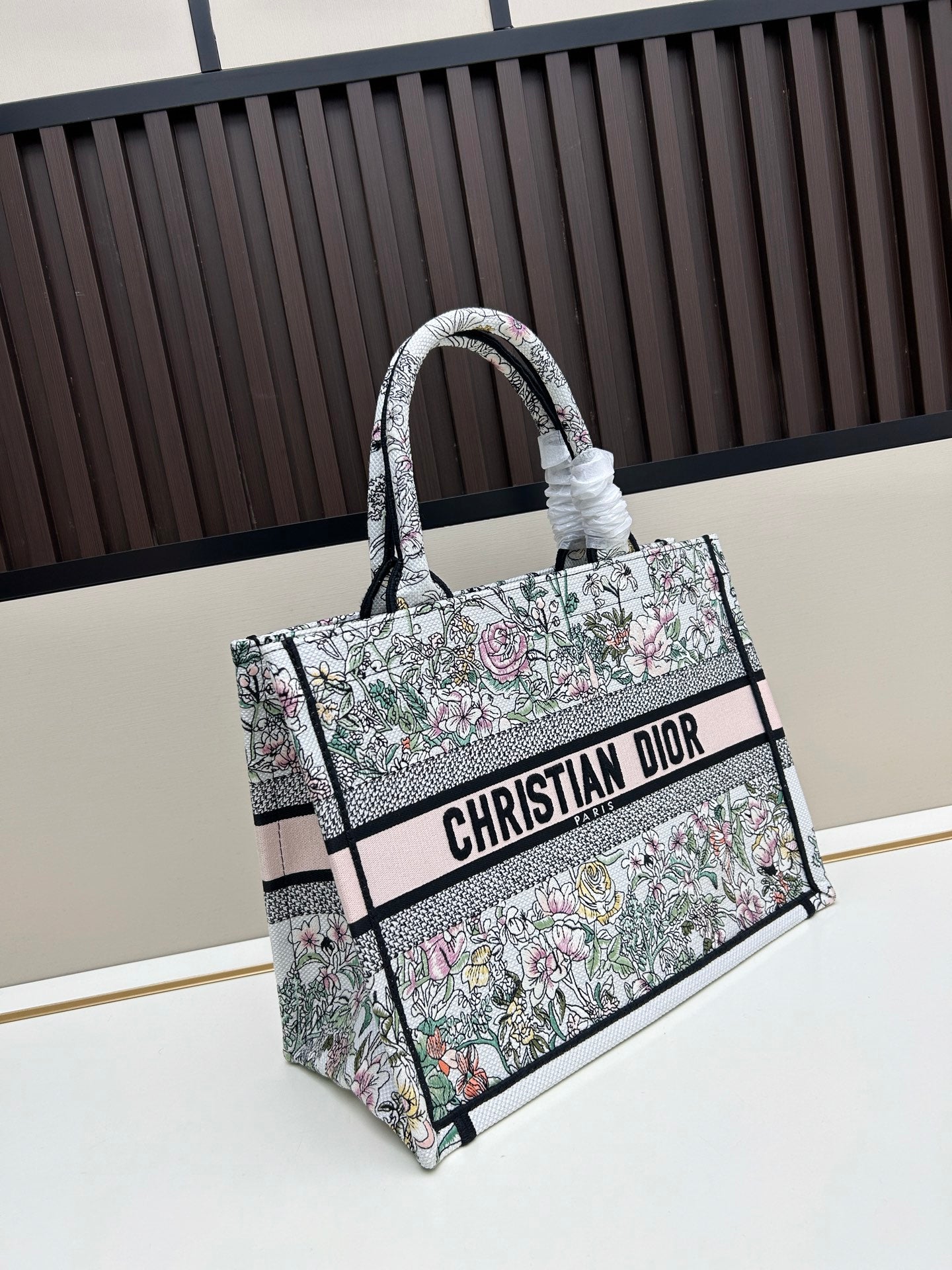 1:1 quality Dior Book Tote