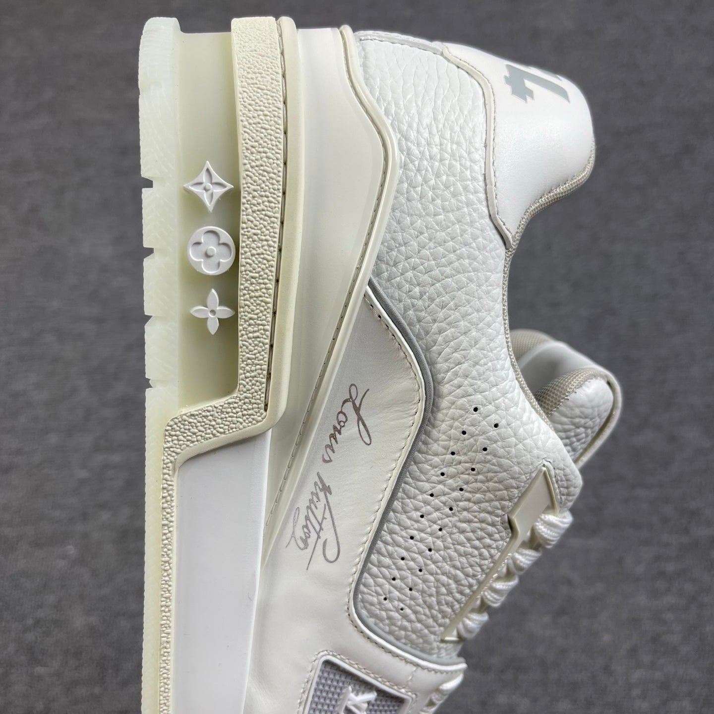 1:1 LV Beige Trainer Couple Sneakers