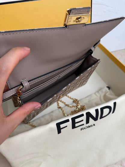 Top-tier Compact Baguette wallet