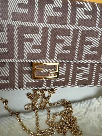 Top-tier Compact Baguette wallet