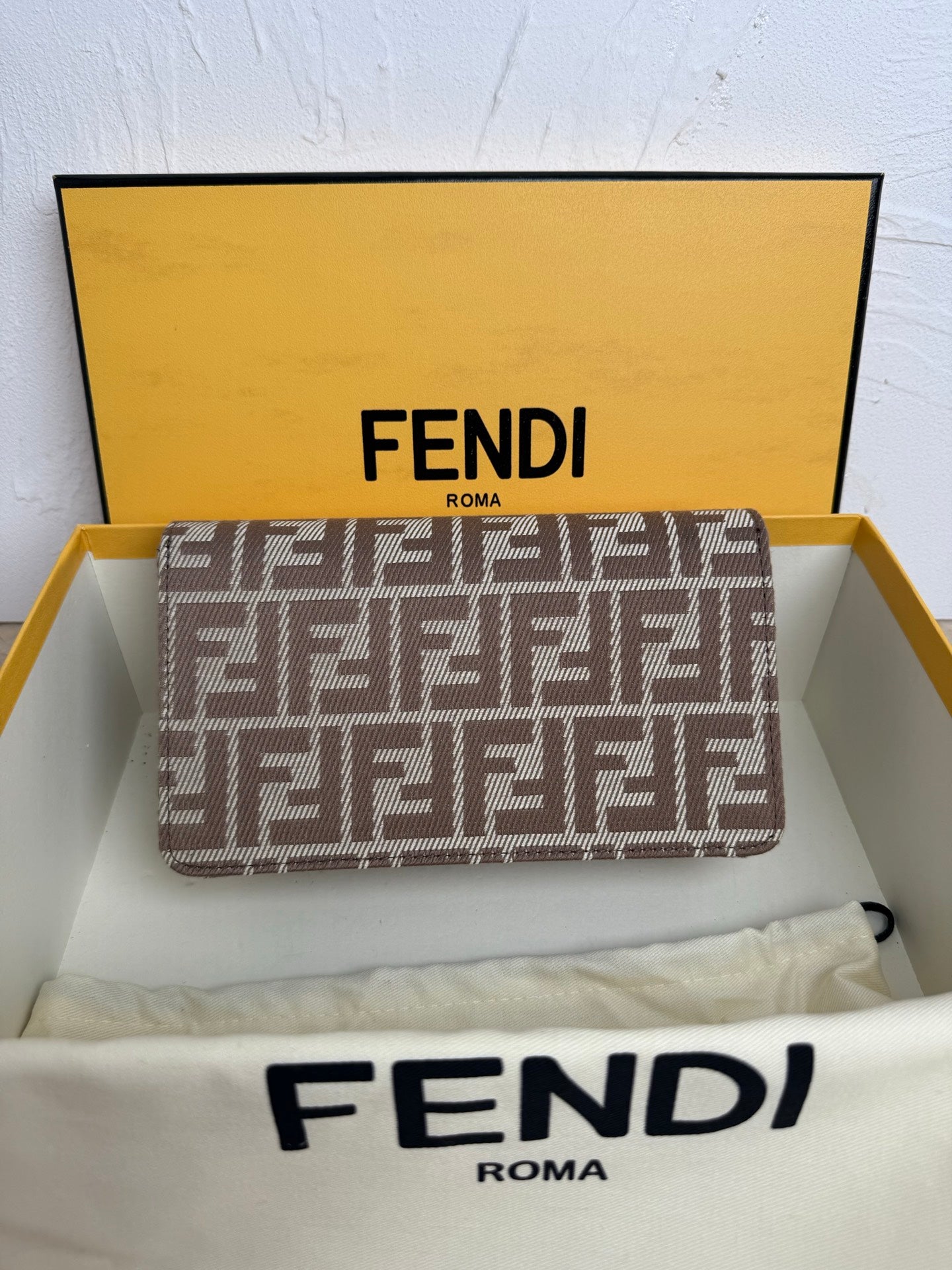 Top-tier Compact Baguette wallet