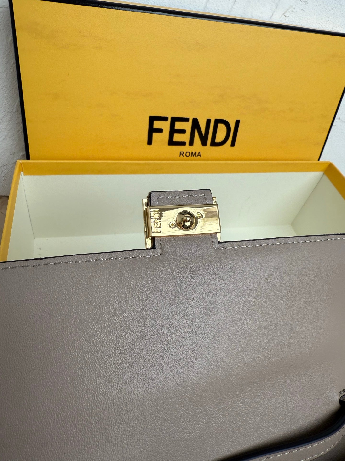 Top-tier Compact Baguette wallet