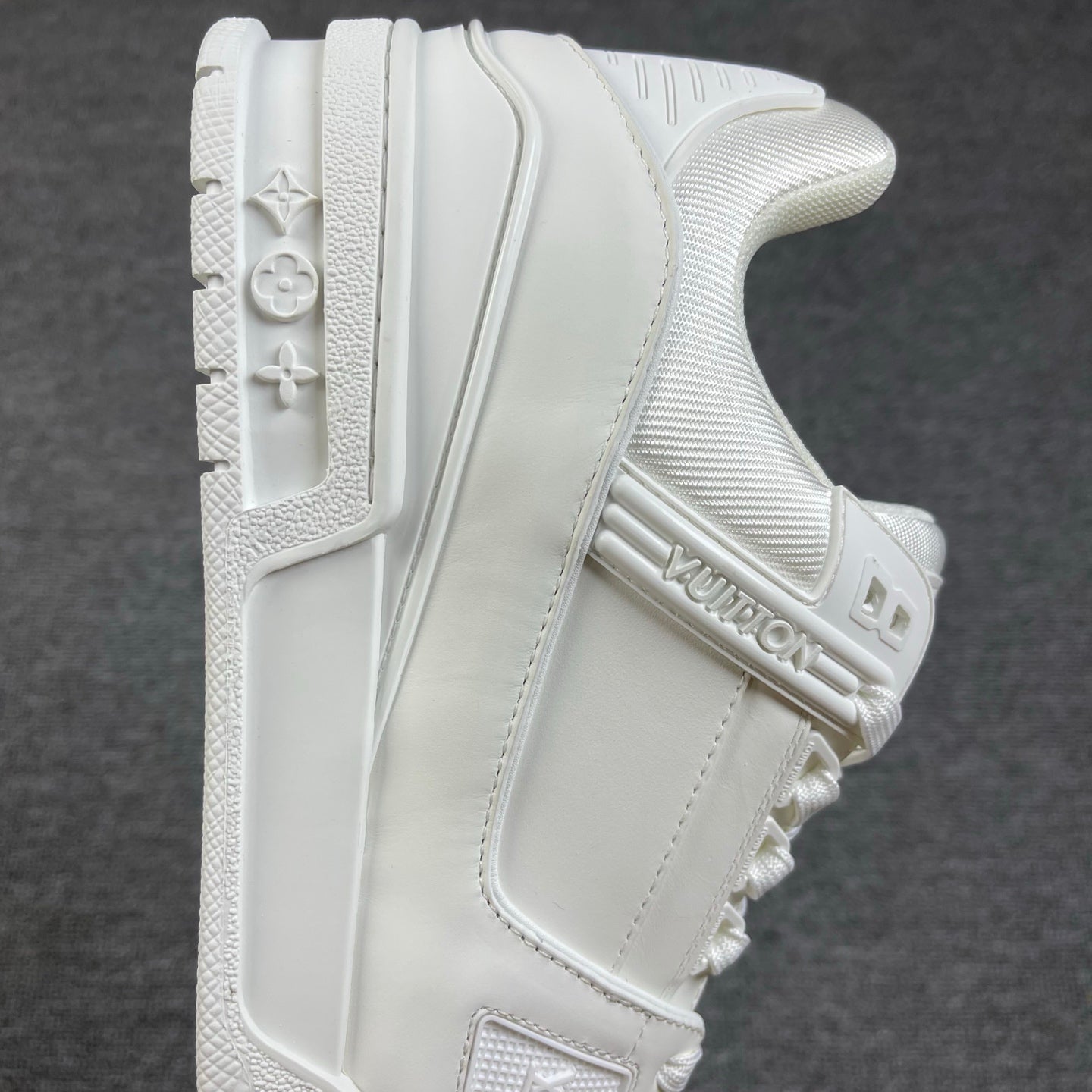 1:1 LV White Trainer Couple Sneakers