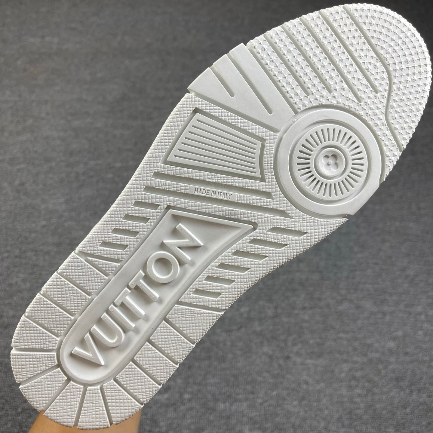 1:1 LV White Trainer Couple Sneakers