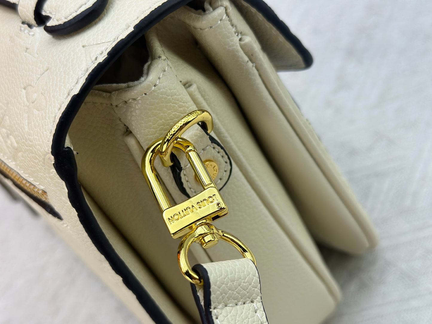 Top quality Beige POCHETTE MÉTIS