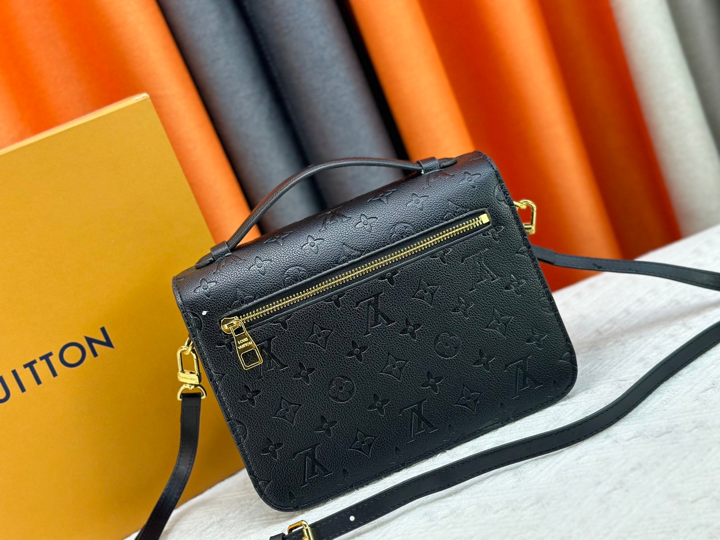 Top quality Black POCHETTE MÉTIS