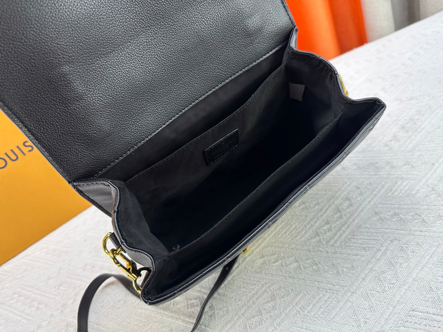 Top quality Black POCHETTE MÉTIS