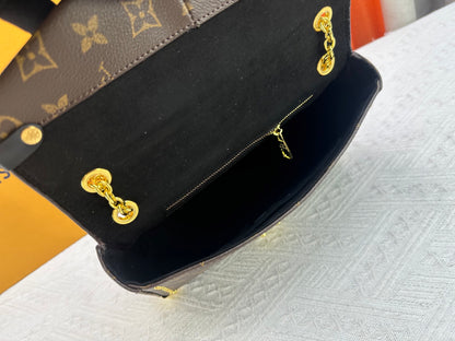 Top-quality Monogram Trunkie