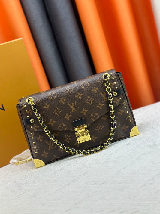 Top-quality Monogram Trunkie