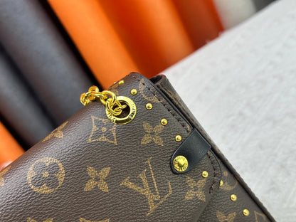 Top-quality Monogram Trunkie