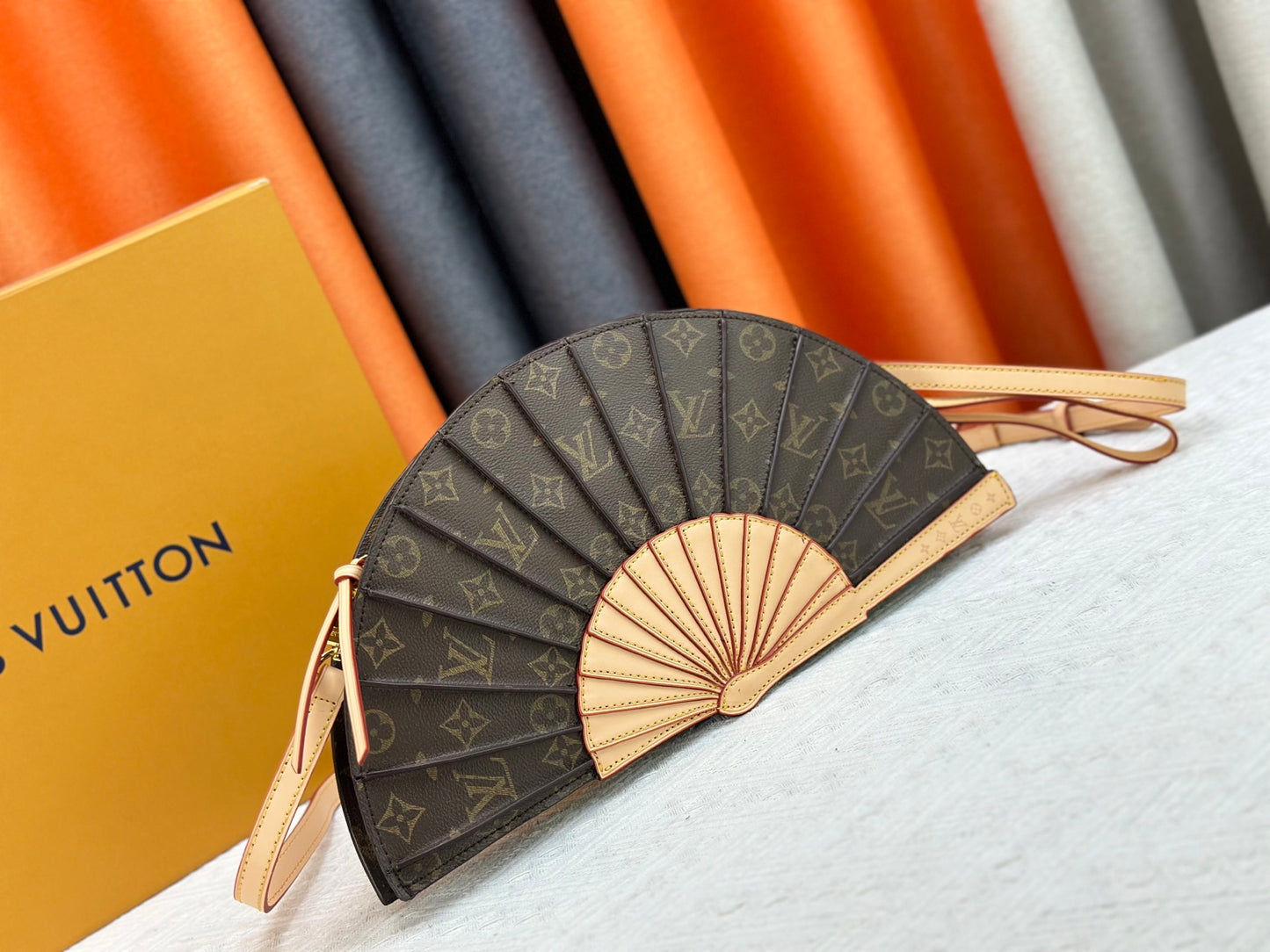 1:1 quality Fan handbag