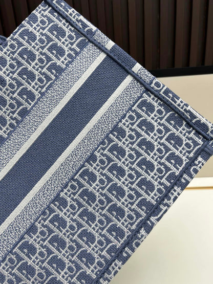 1:1 quality Dior Book Tote