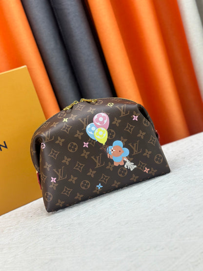 Original quality Louis vuitton Cosmetic Pouch GM
