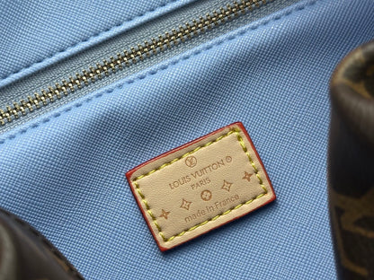 Original quality Louis vuitton Cosmetic Pouch GM