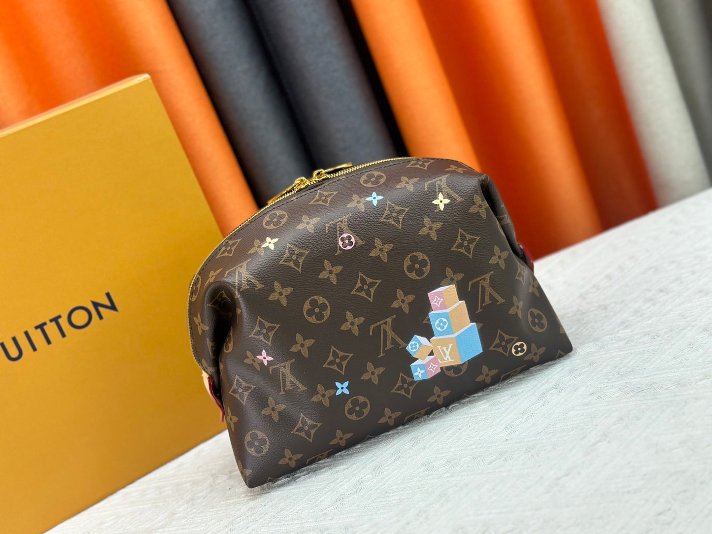 Original quality Louis vuitton Cosmetic Pouch GM