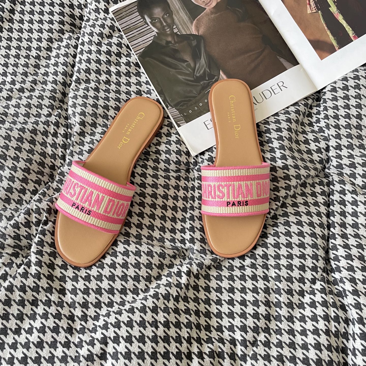 1:1 Dior embroidered flat sandals