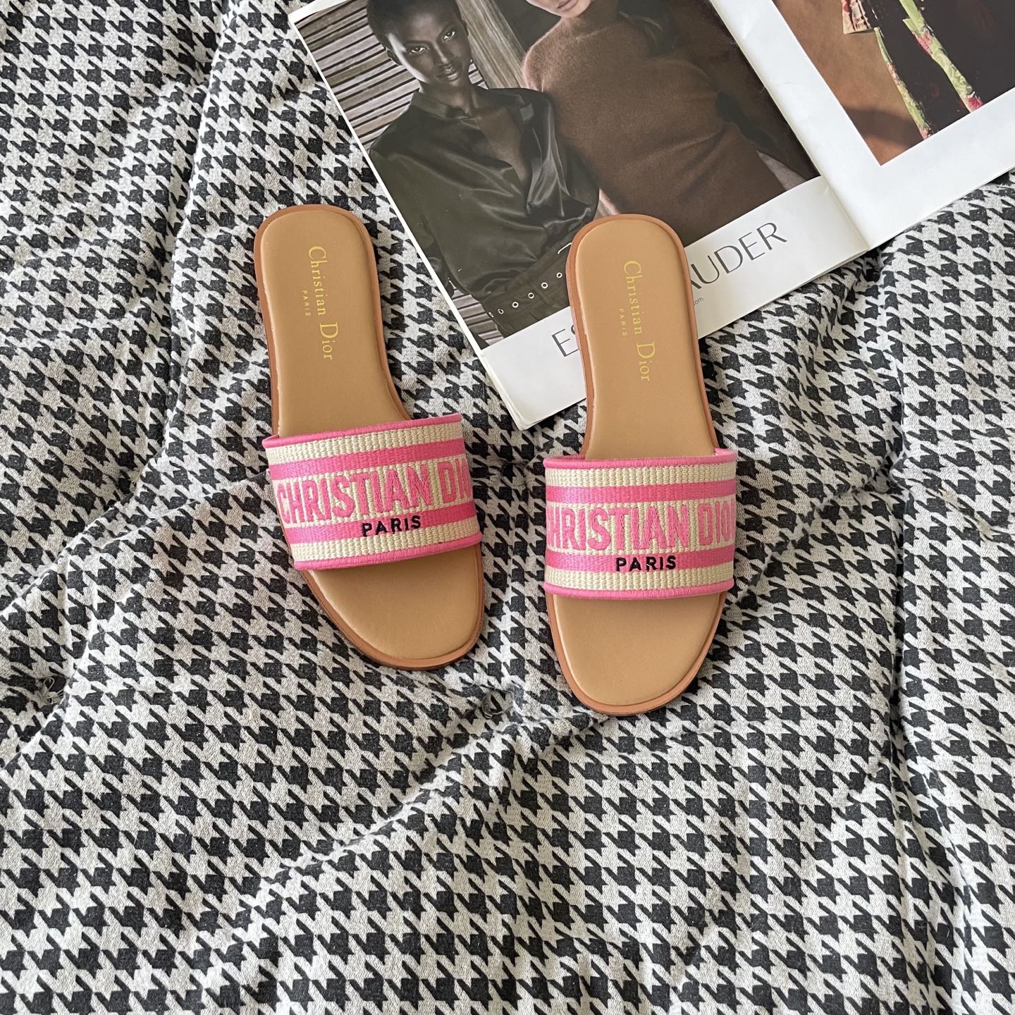 1:1 Dior embroidered flat sandals