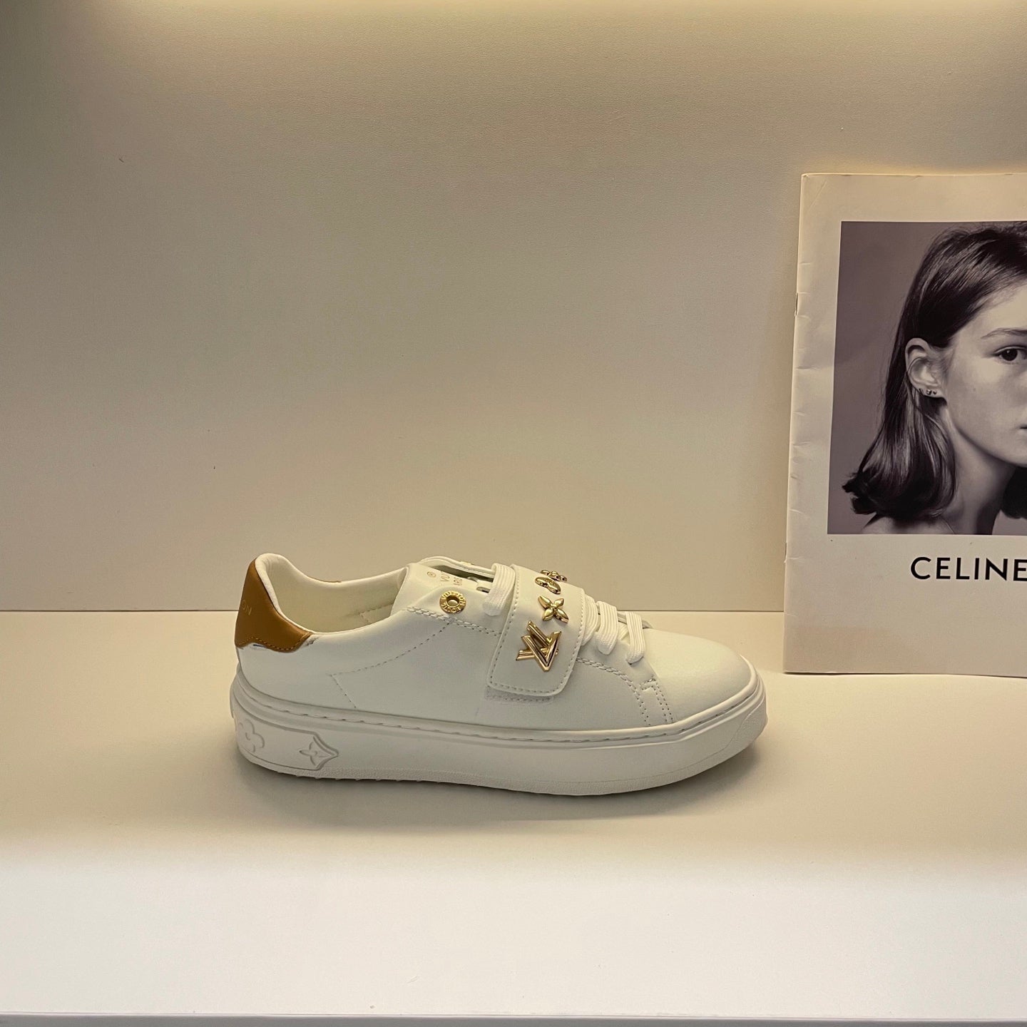 1:1 Lv White sneakers