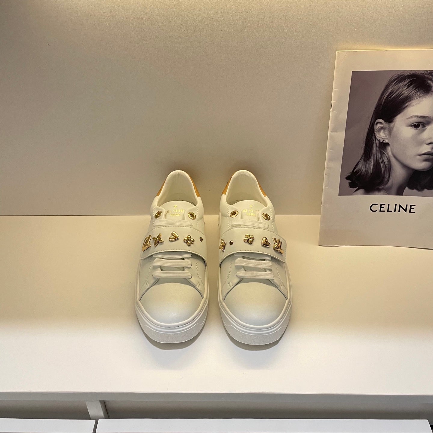 1:1 Lv White sneakers