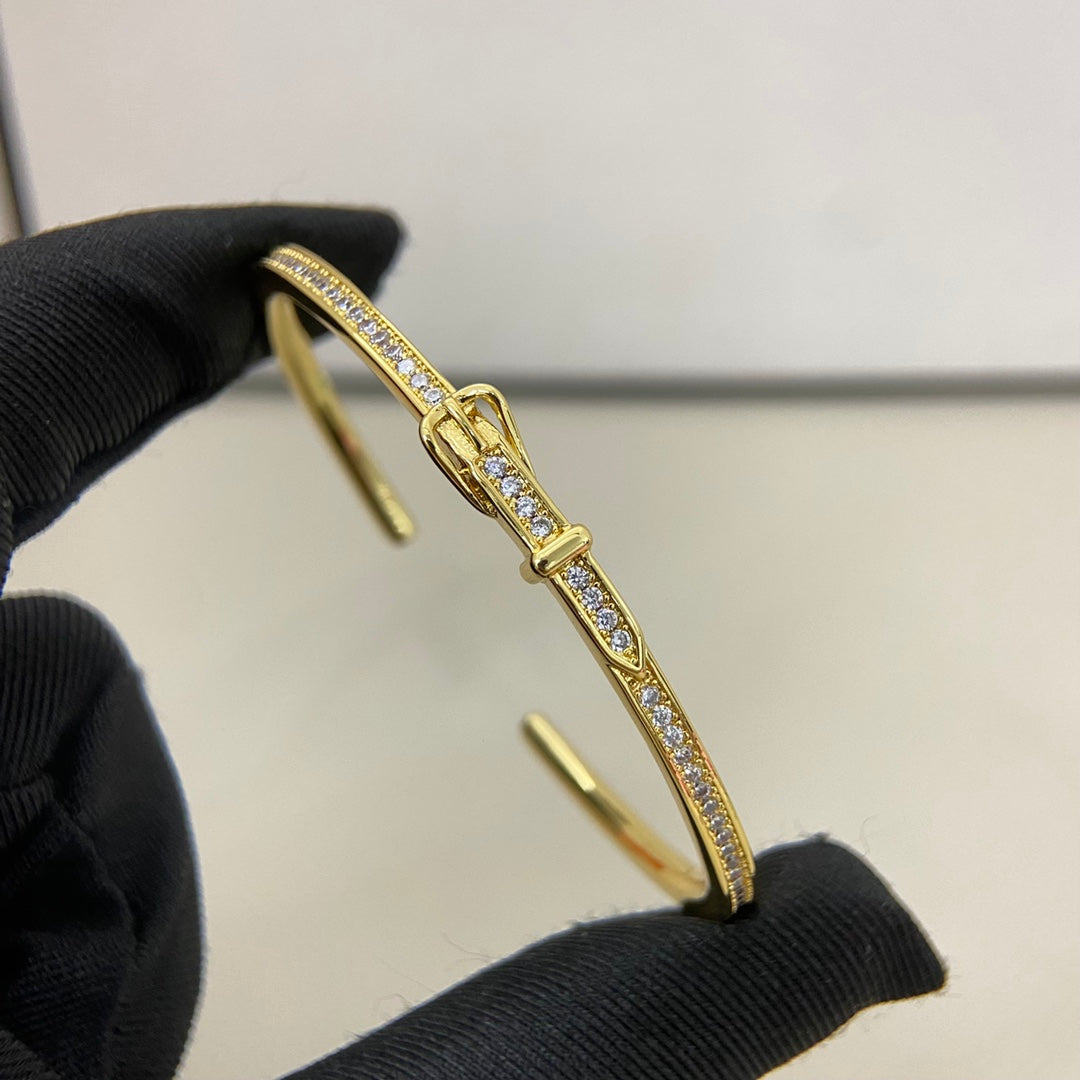 1:1 Hermès full diamond buckle on leather bracelet