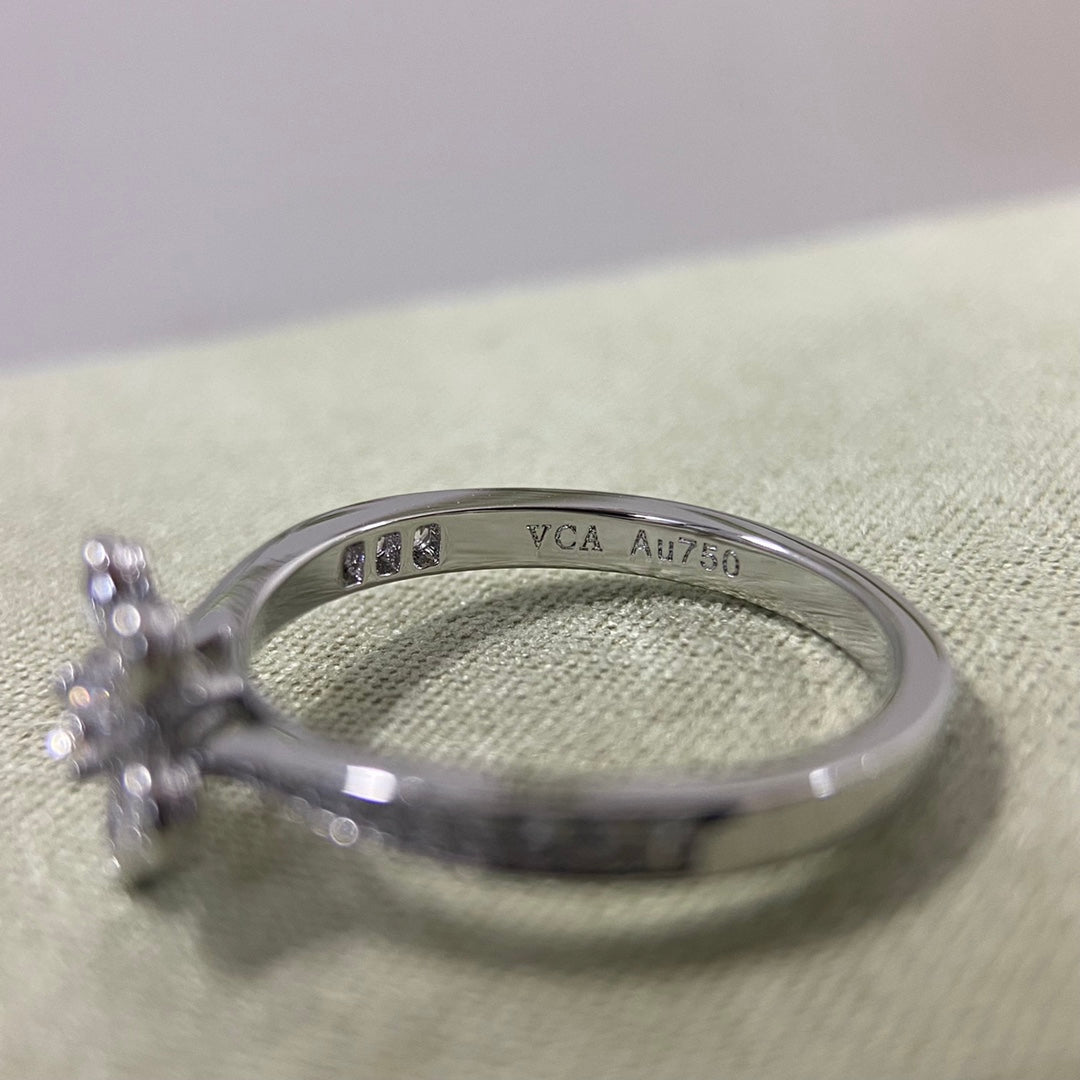 1:1 Van Cleef & Arpels daisy ring