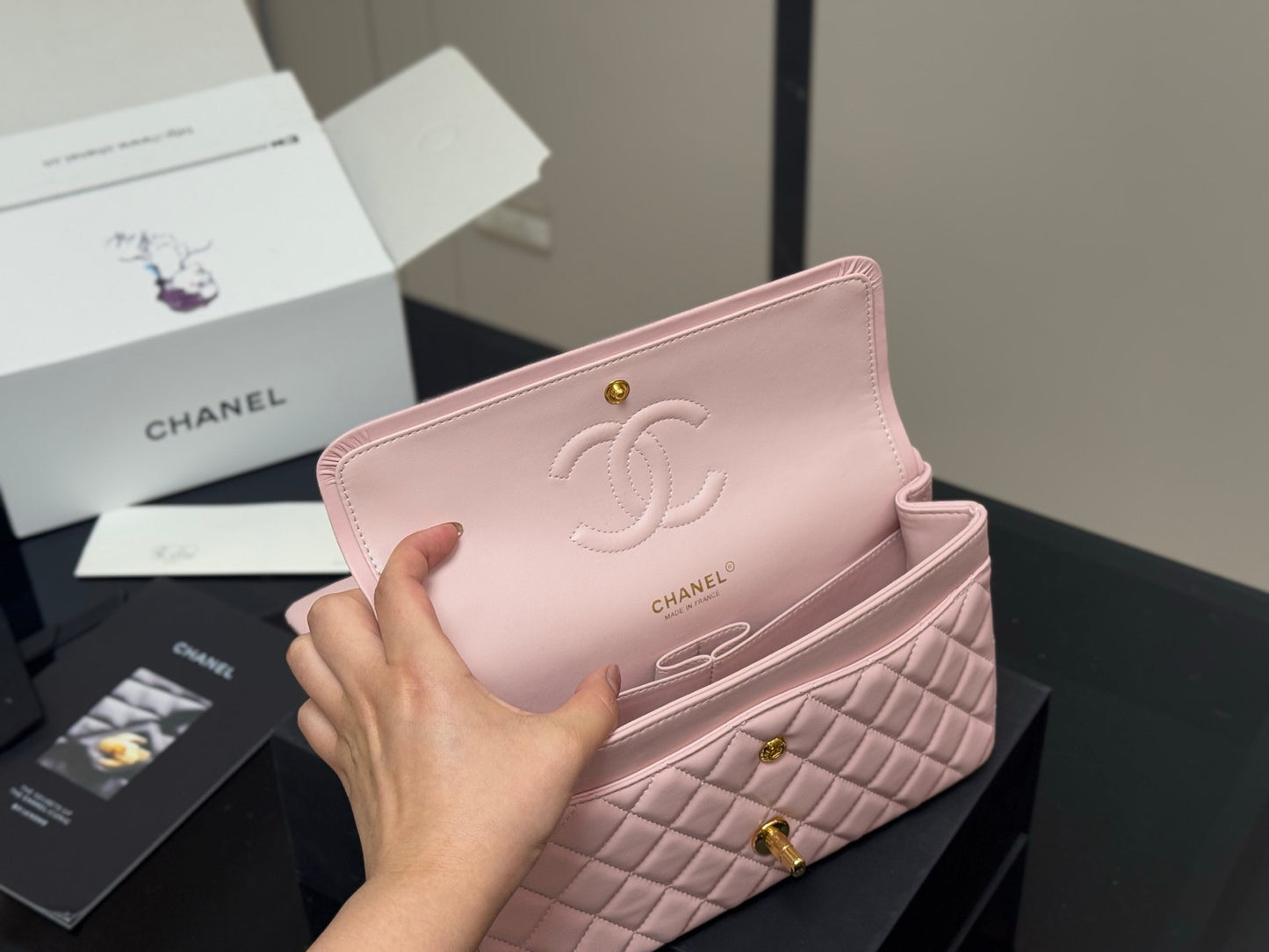 1:1 Pink Chanel CF