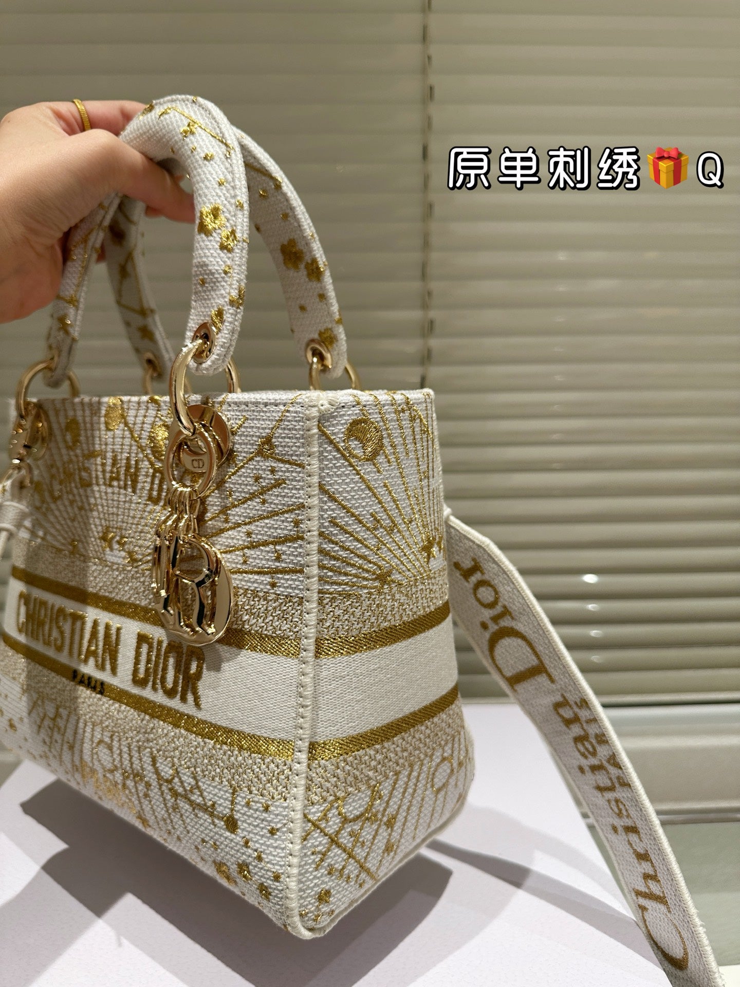 1:1 Dior Lady D-Lite Embroidered Bag