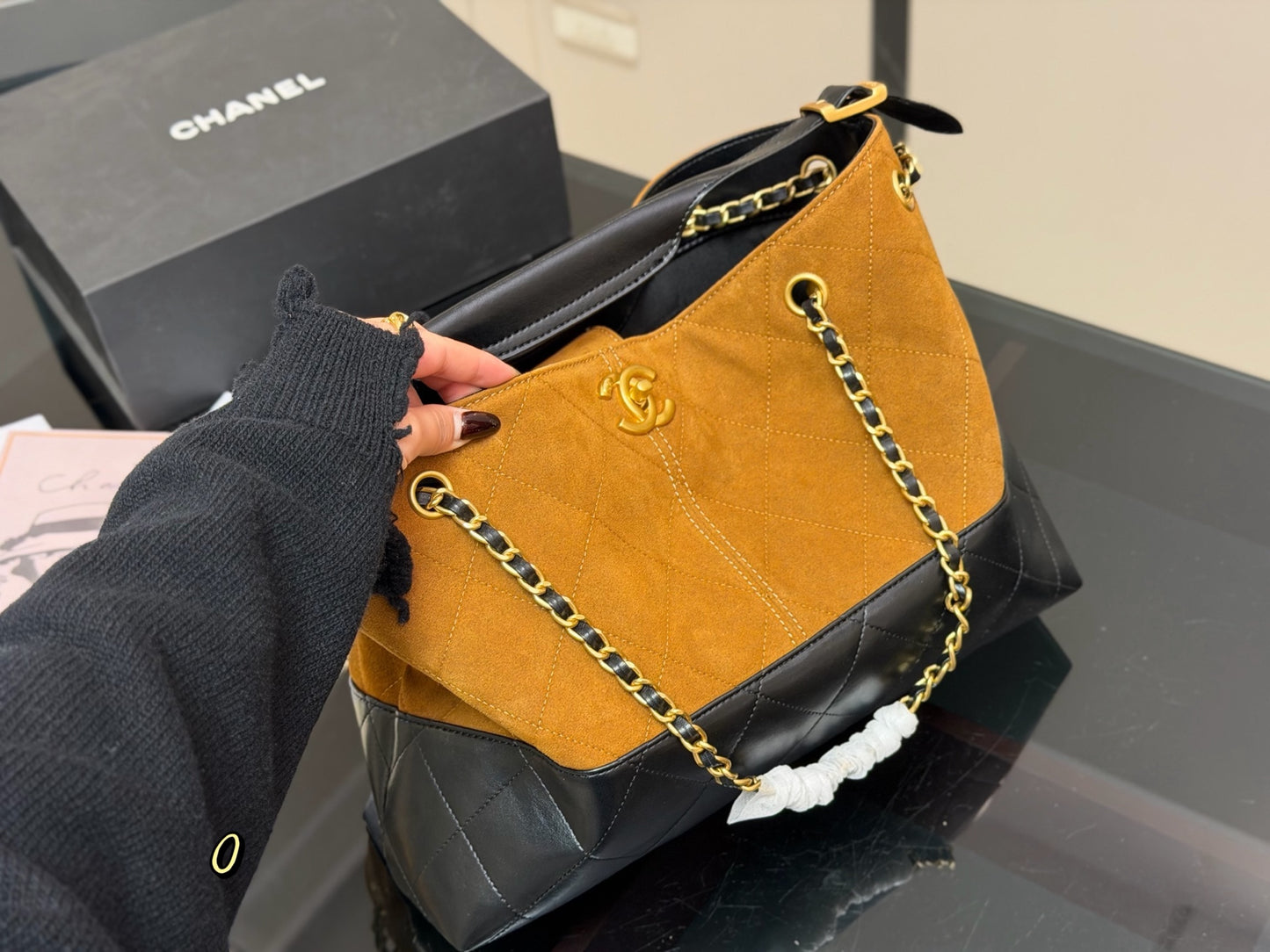 1:1 Chanel 25a Vertical Suede Tote Bag