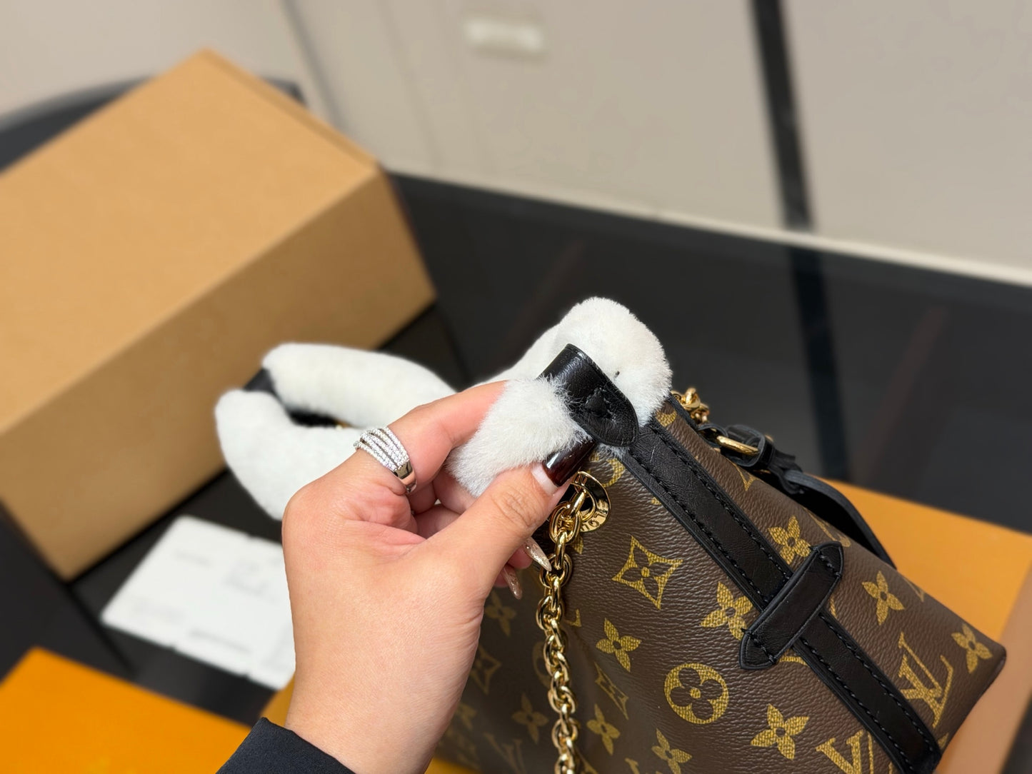 1:1 Lv Carry All