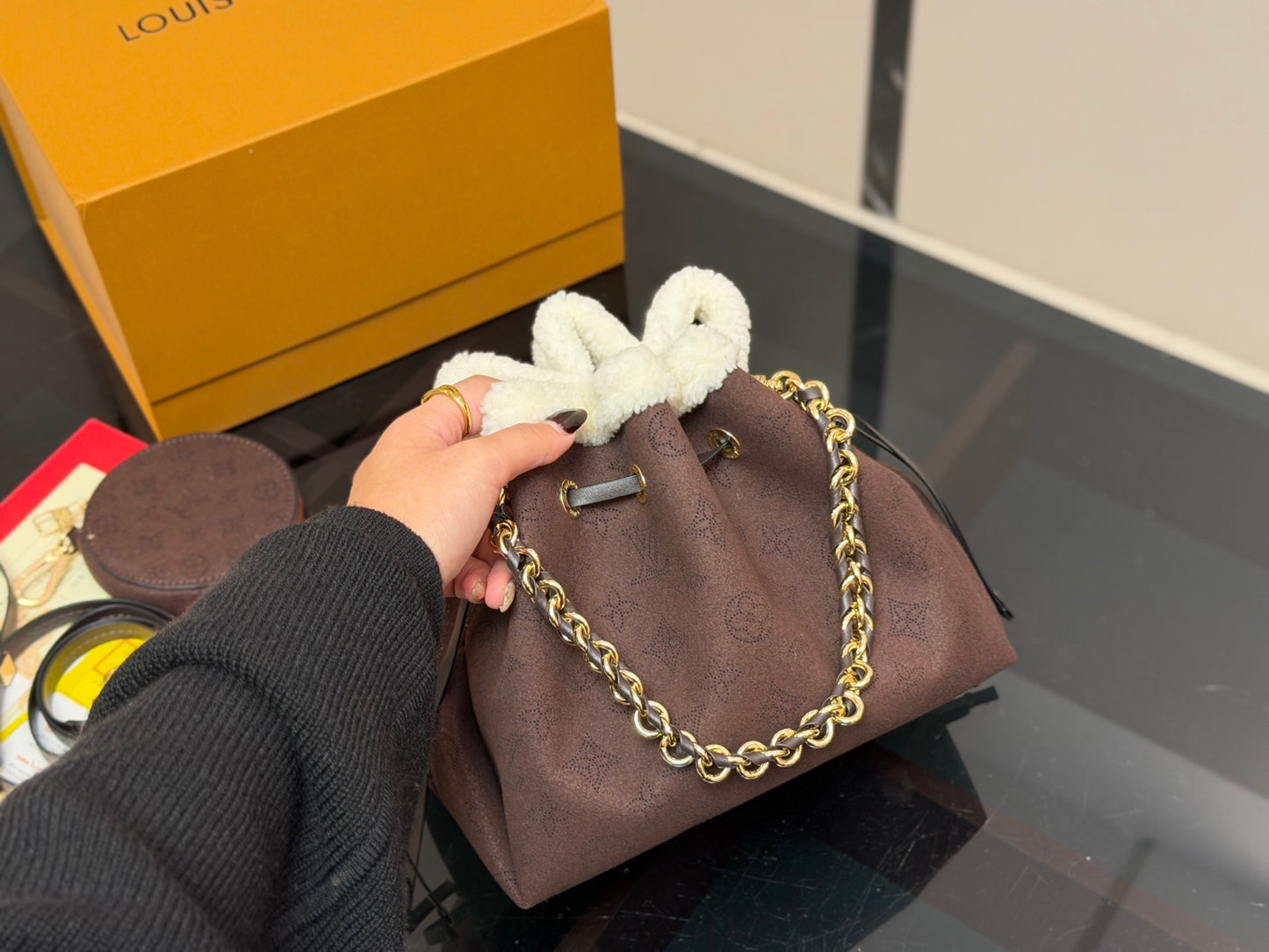 1:1 LV Bella Moon Goddess Suede Bucket Bag